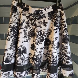 Grace Elements Black and White Floral A-Line Skirt